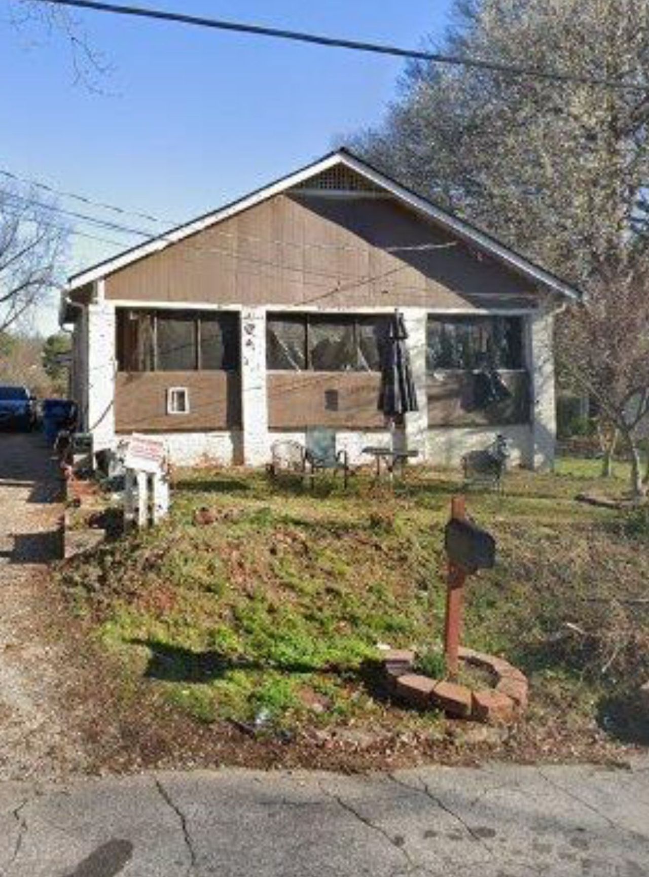 listing, photo 1