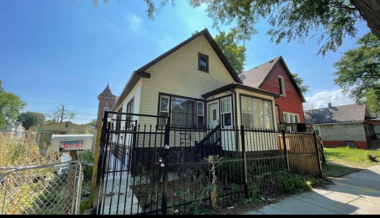 listing, photo 1