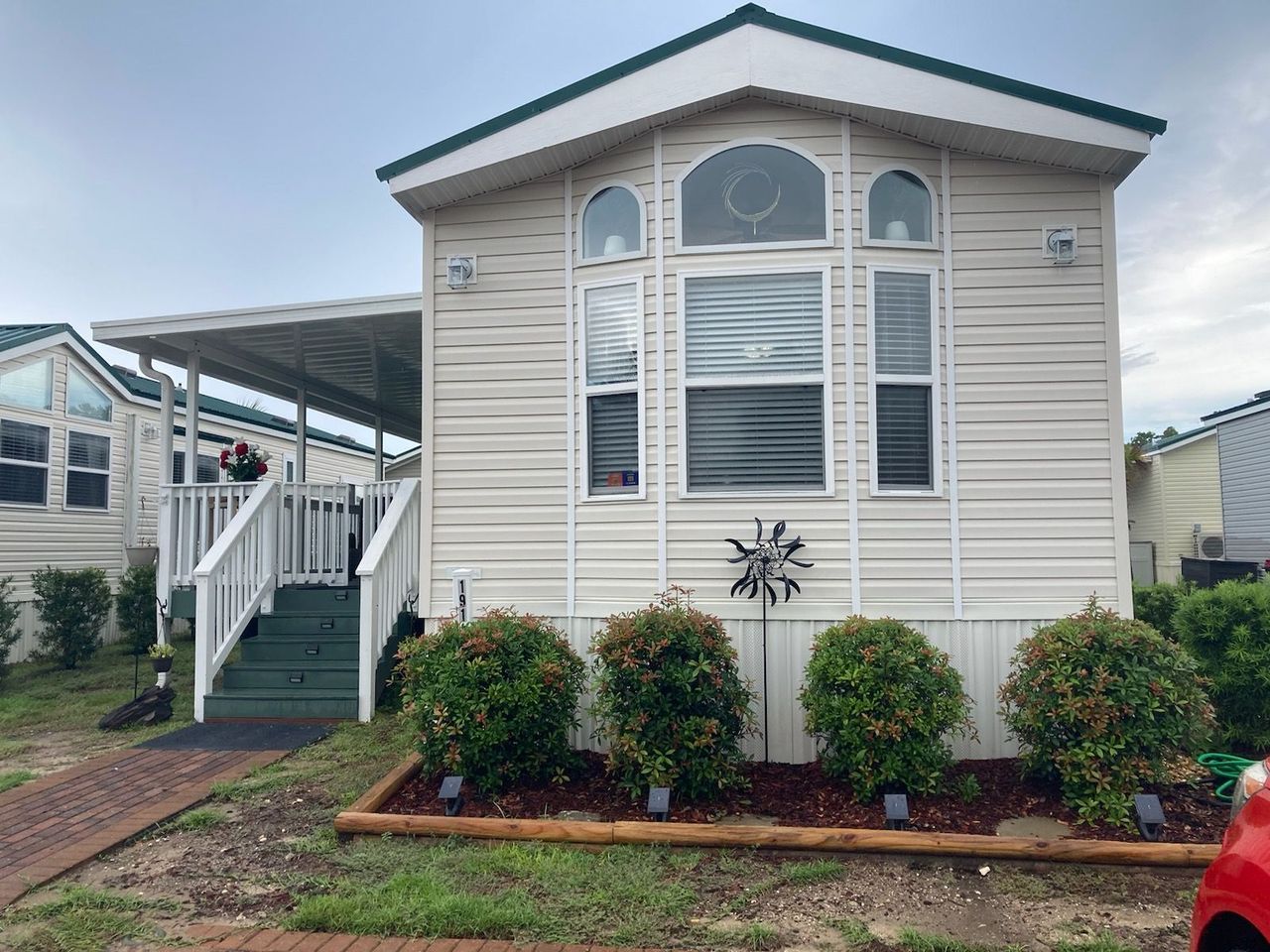 listing, photo 1