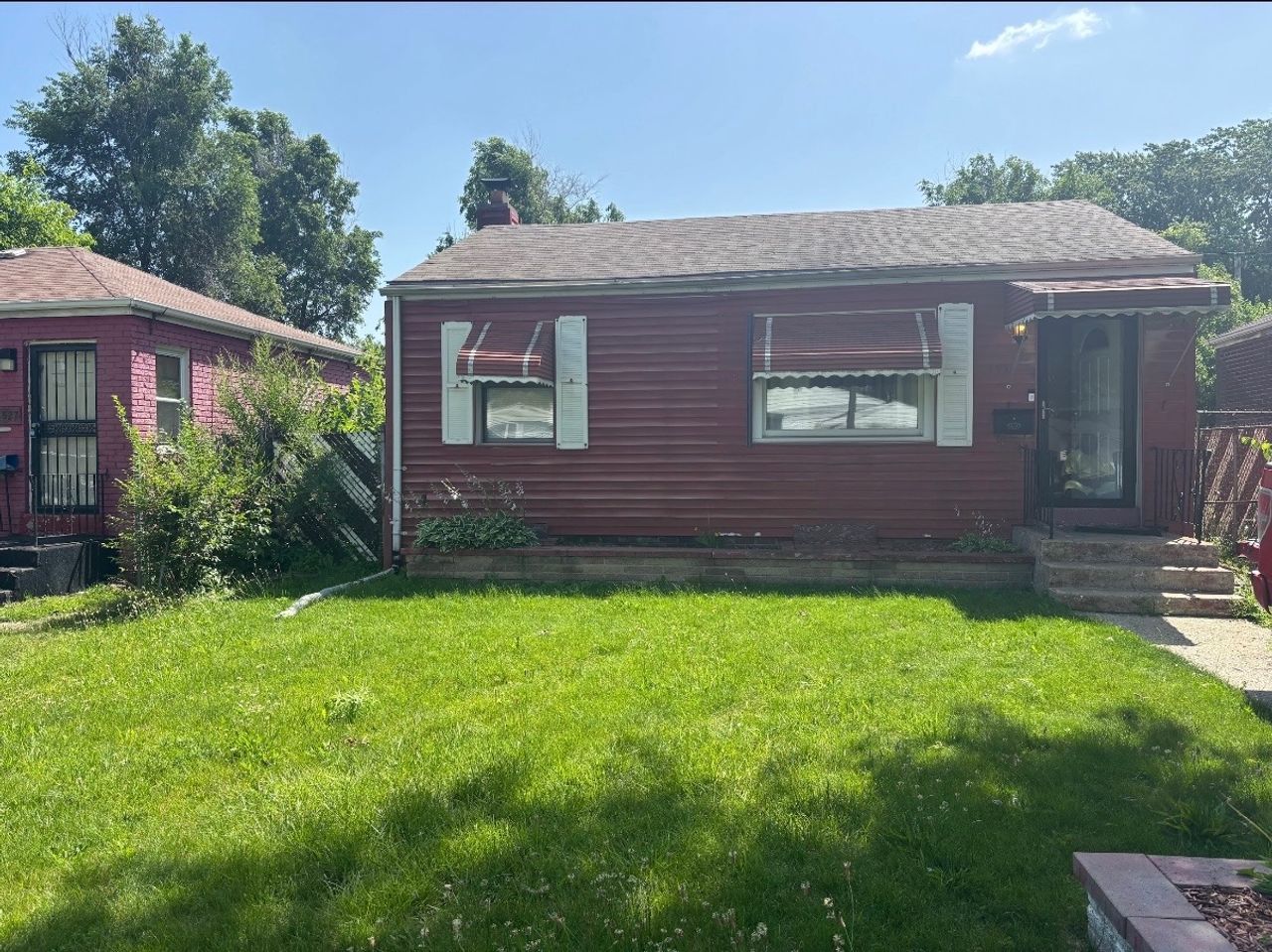 listing, photo 1