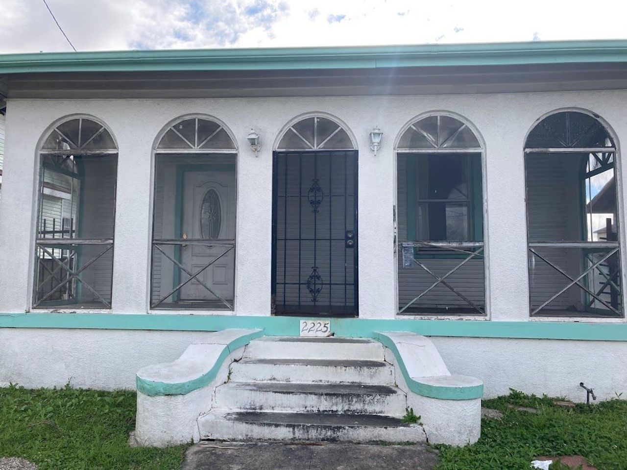 listing, photo 1