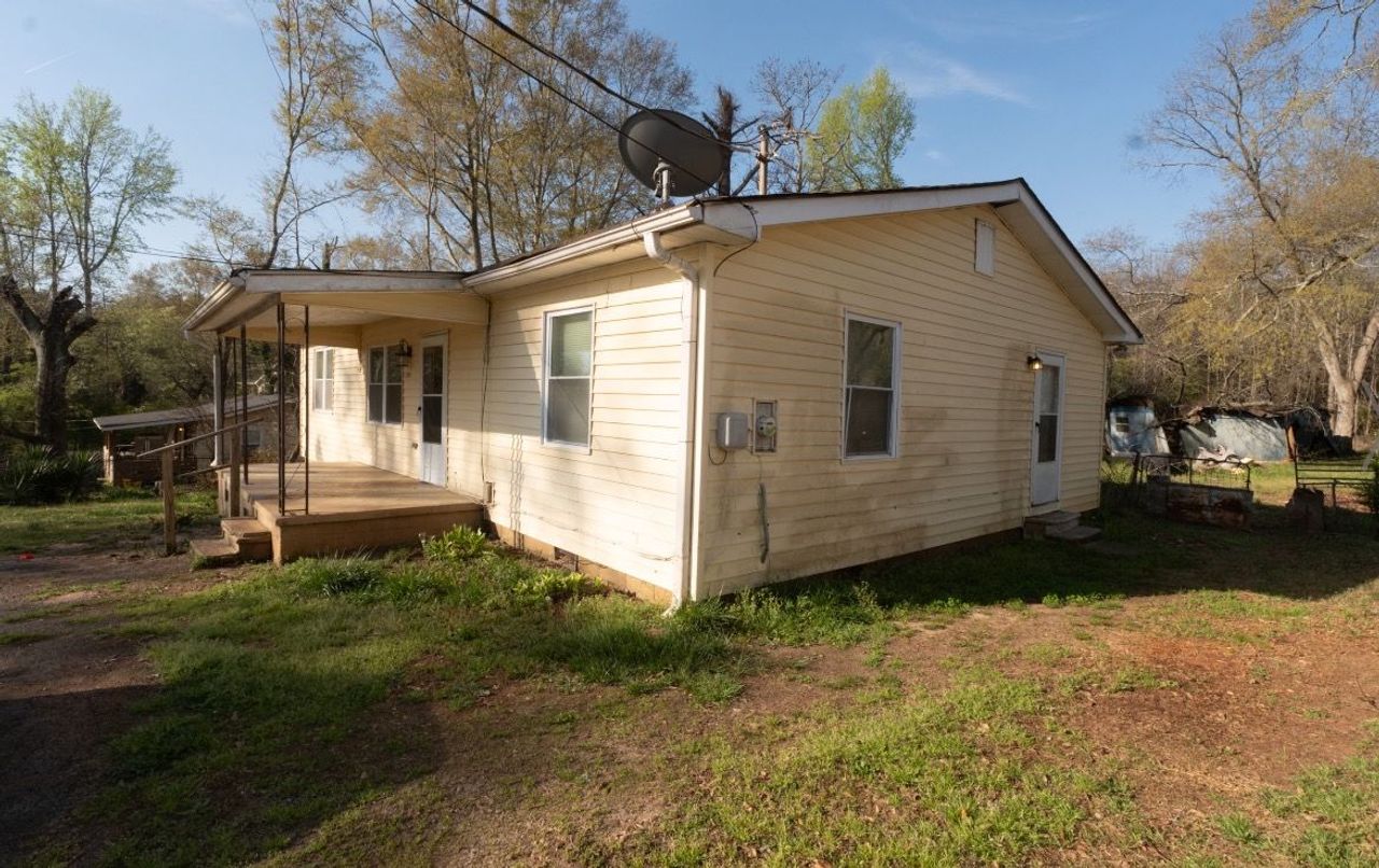 listing, photo 1