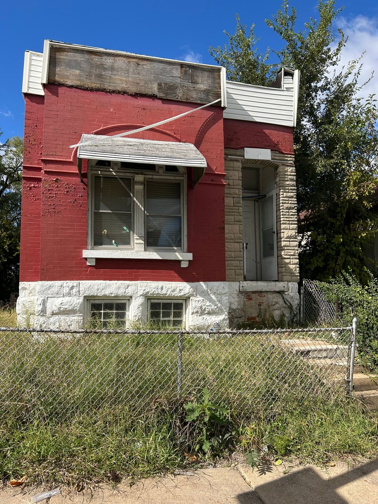 listing, photo 1