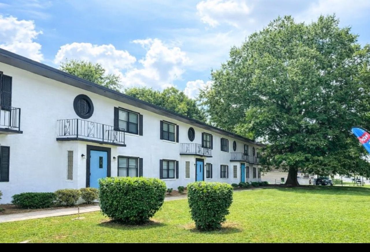 listing, photo 1