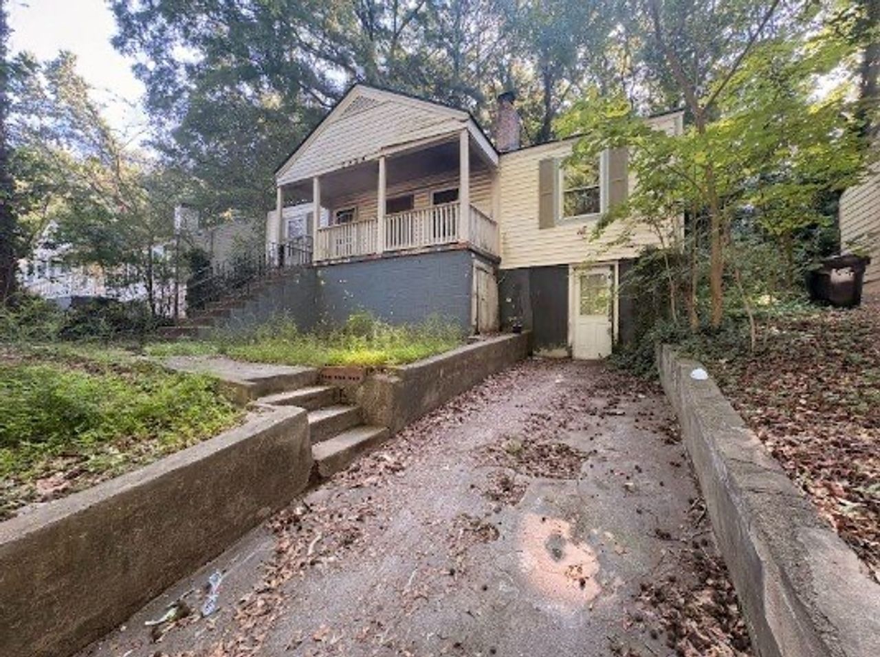 listing, photo 1