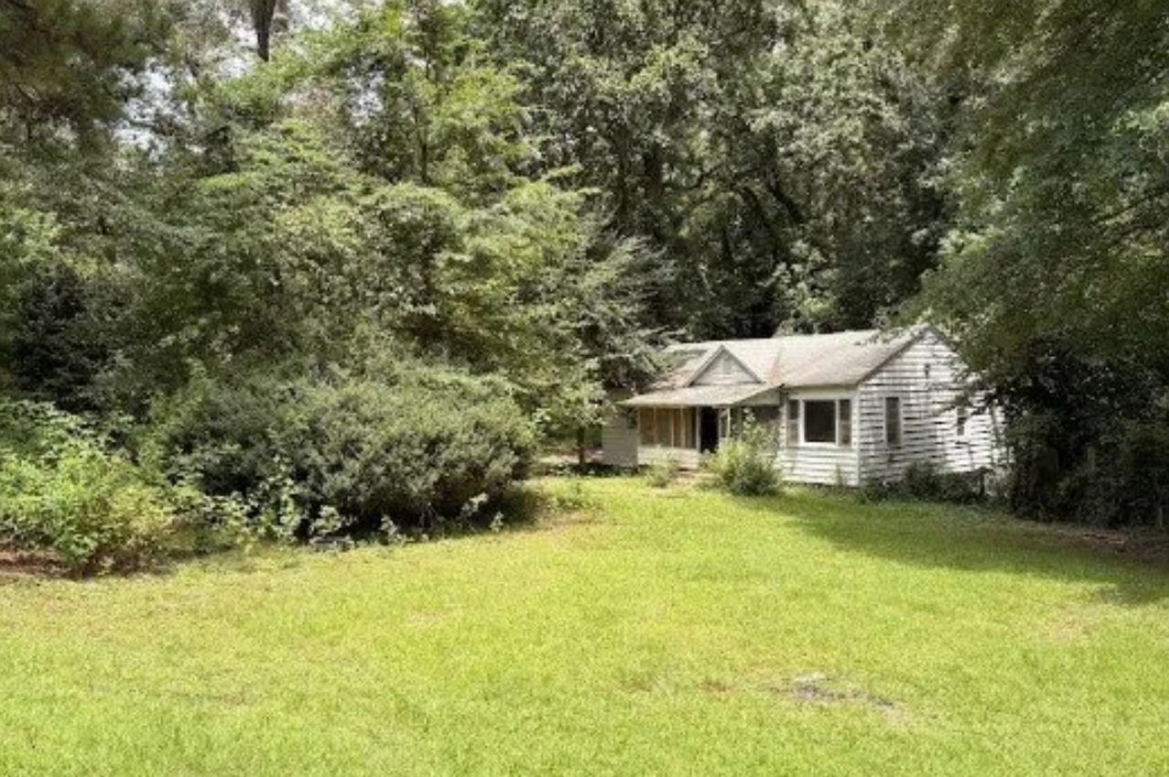 listing, photo 1