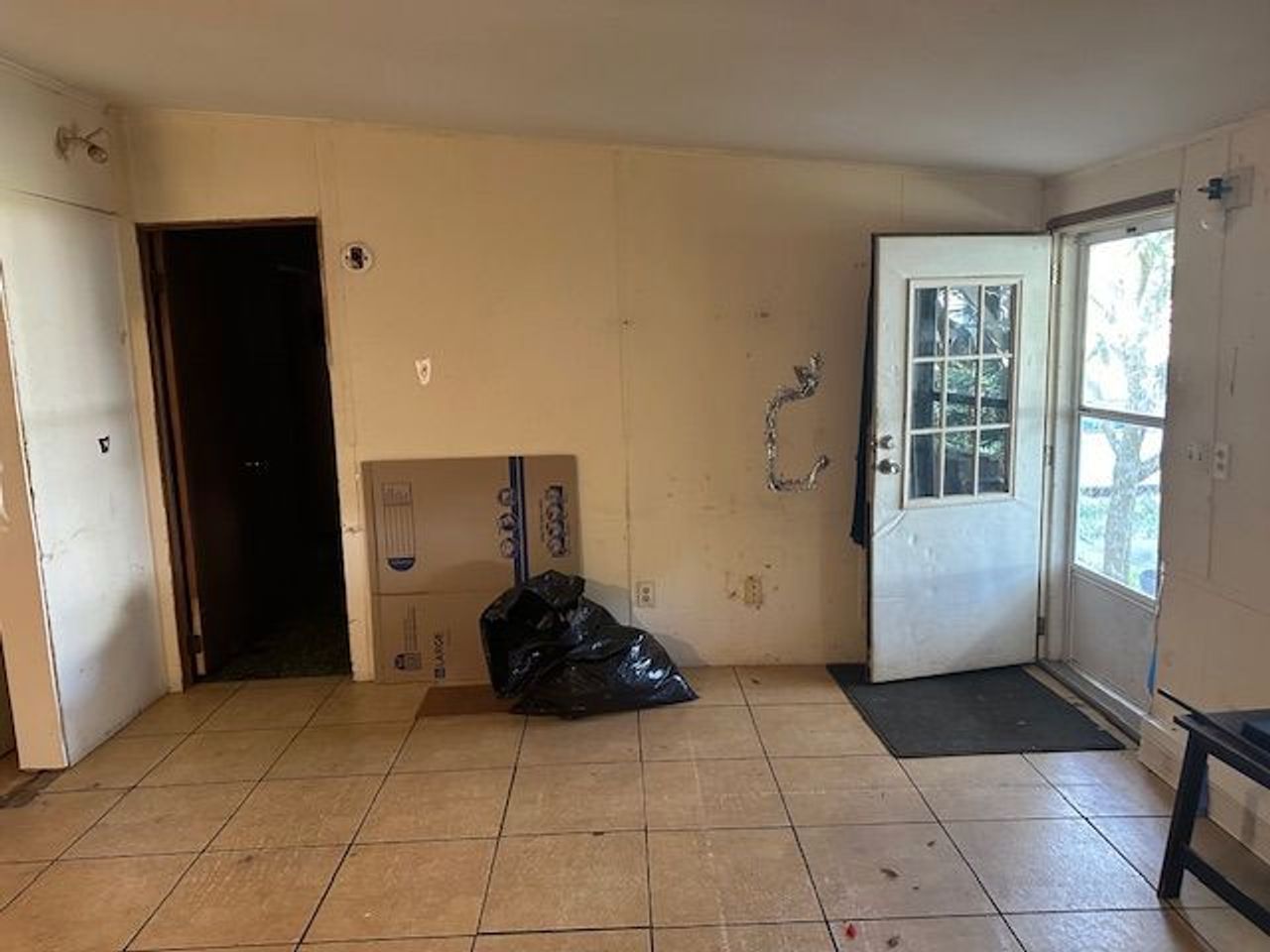 listing, photo 1