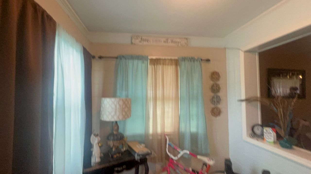 listing, photo 1