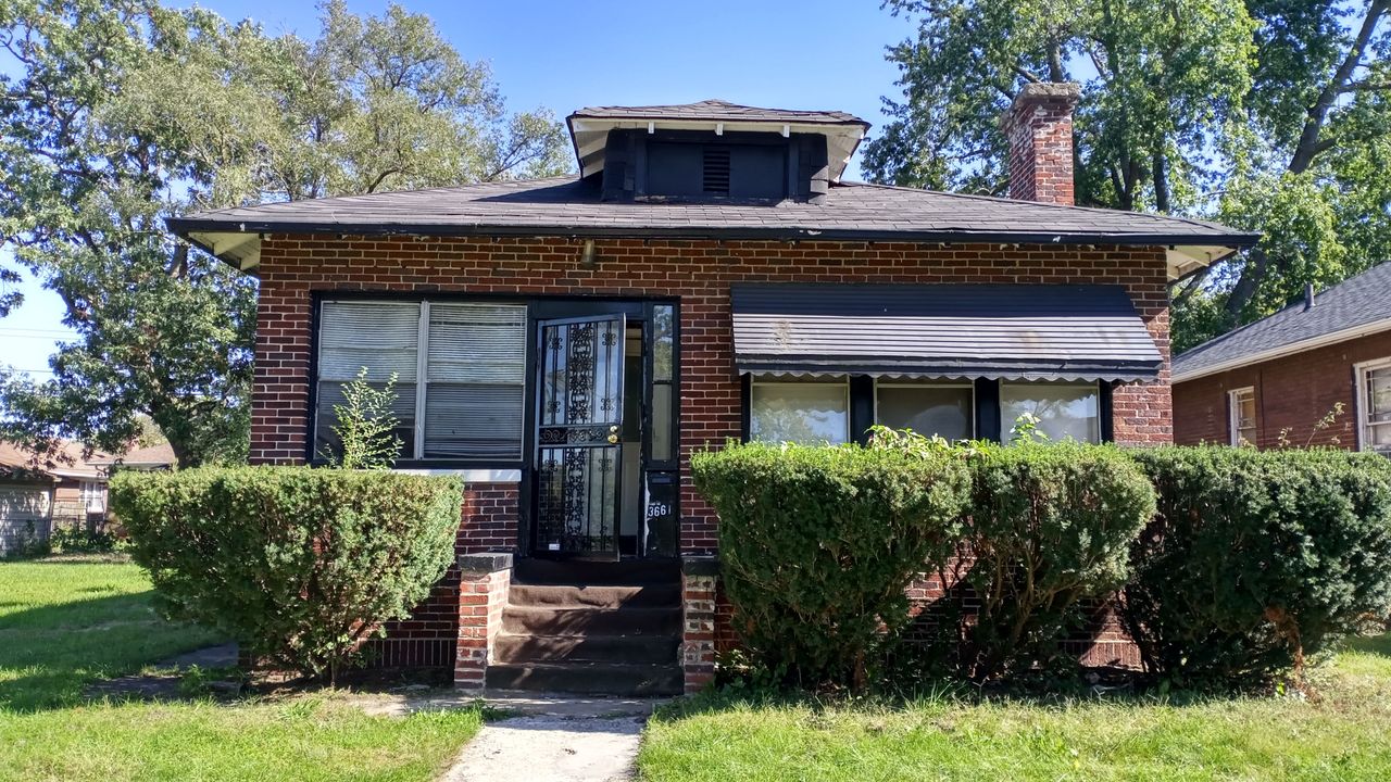 listing, photo 1