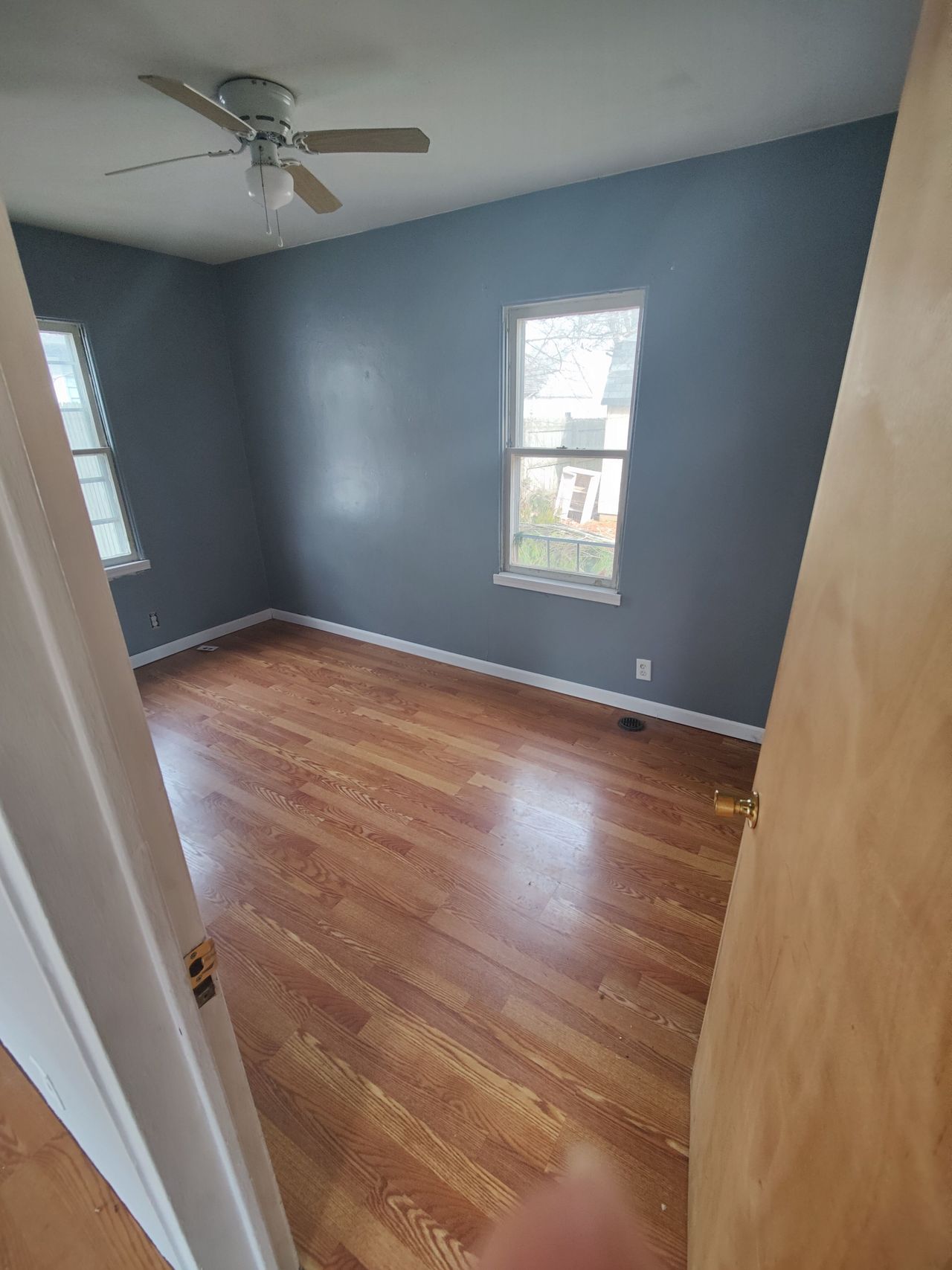 listing, photo 1