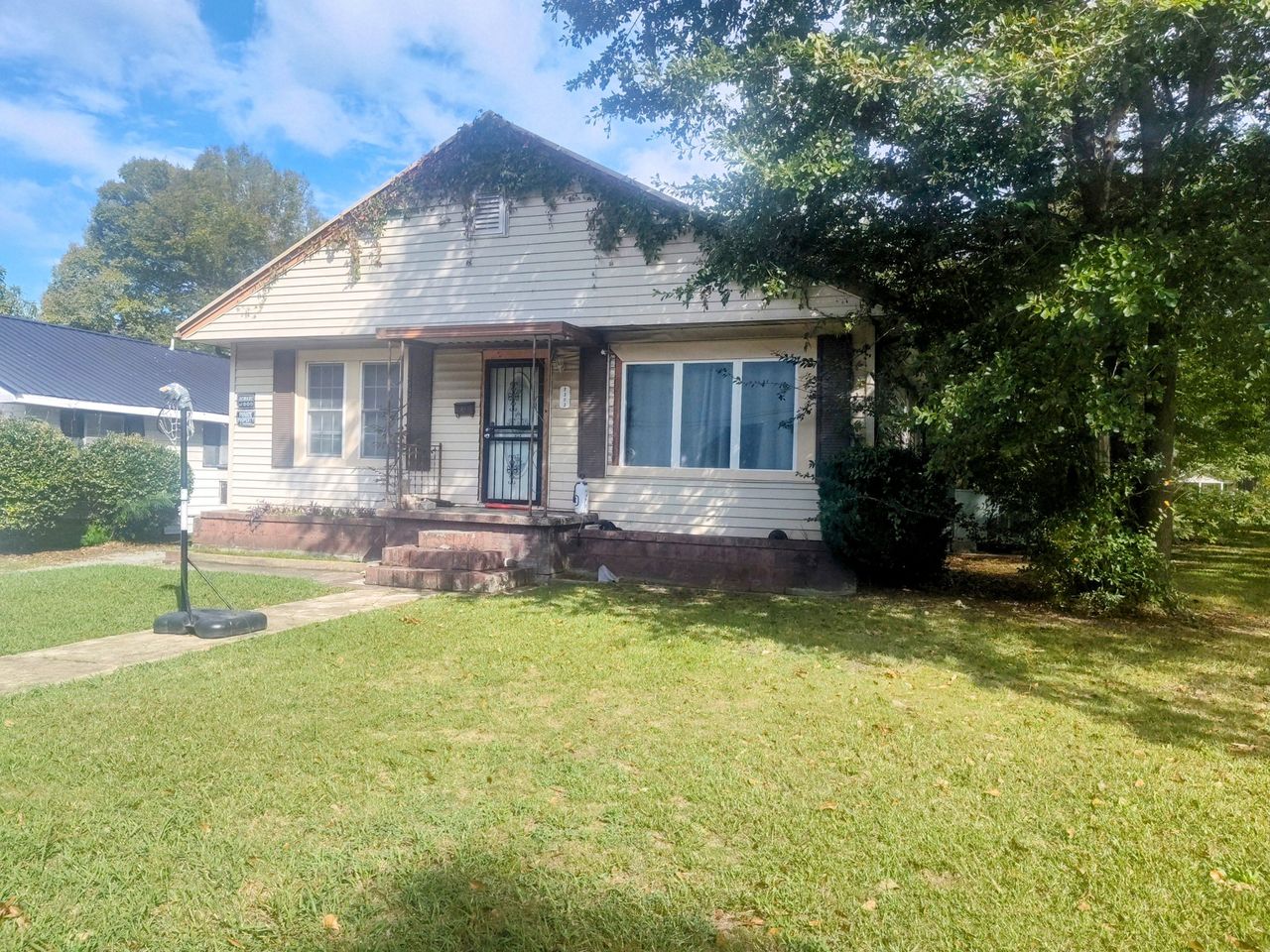 listing, photo 1
