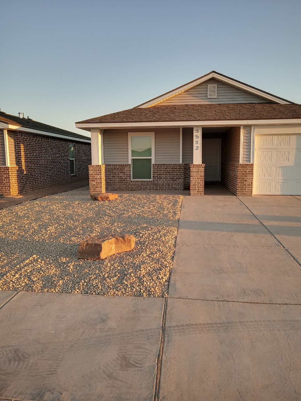 listing, photo 1