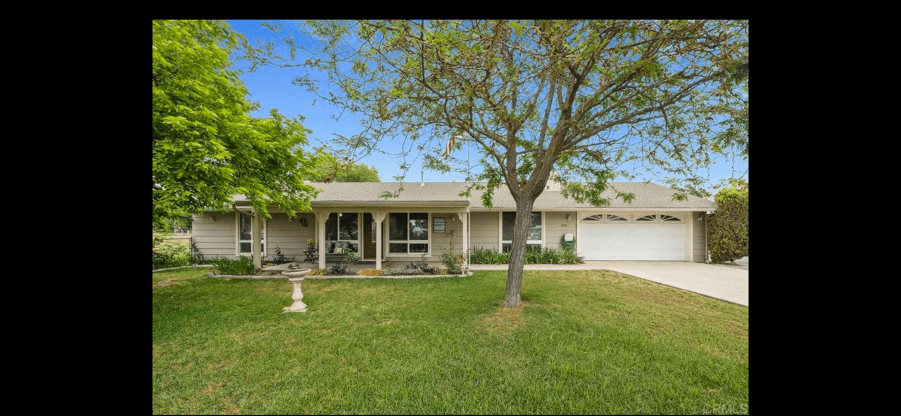 listing, photo 1