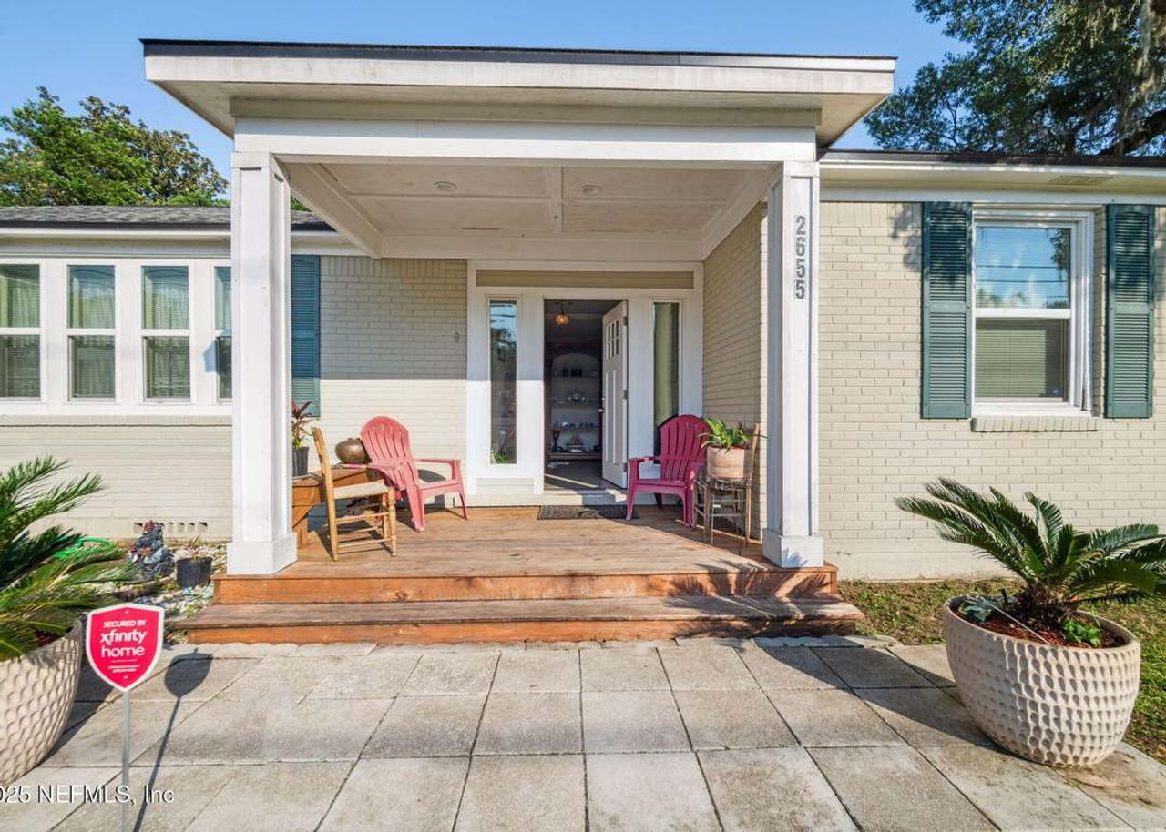 listing, photo 1