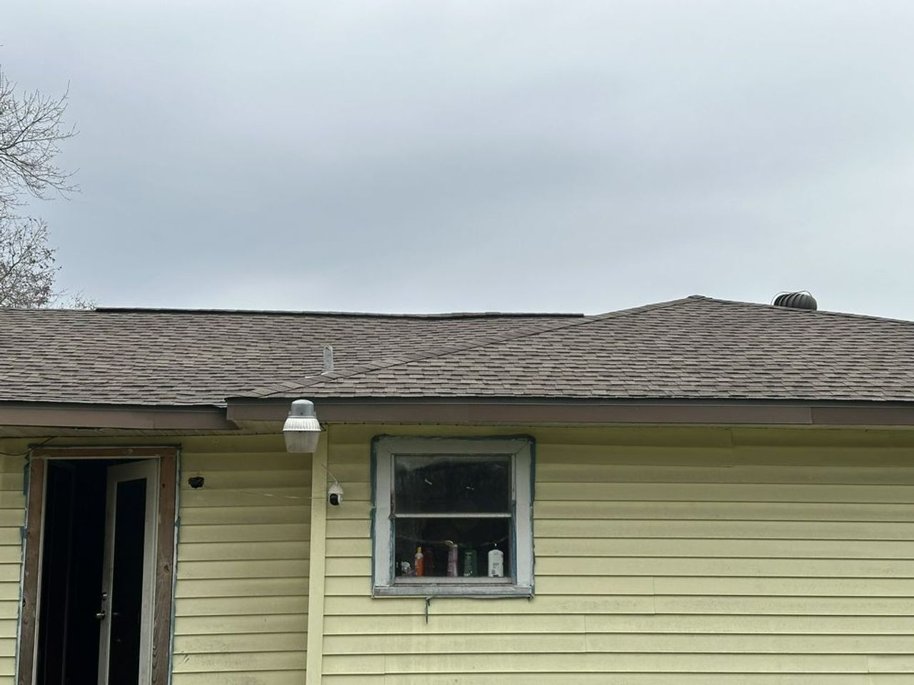 listing, photo 1