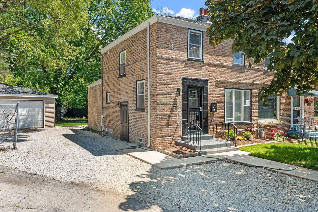 listing, photo 1