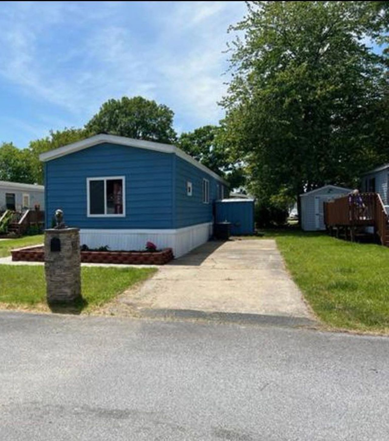 listing, photo 1