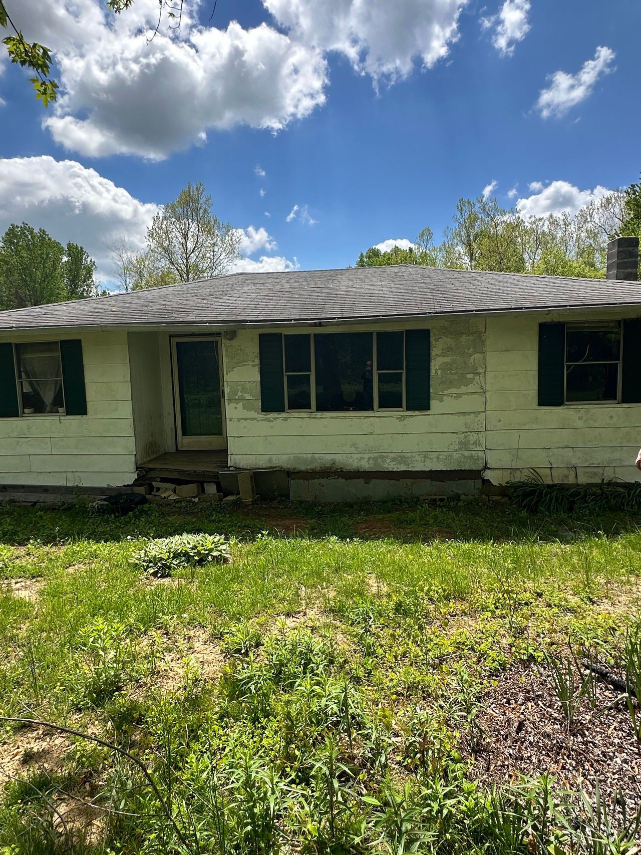 listing, photo 1
