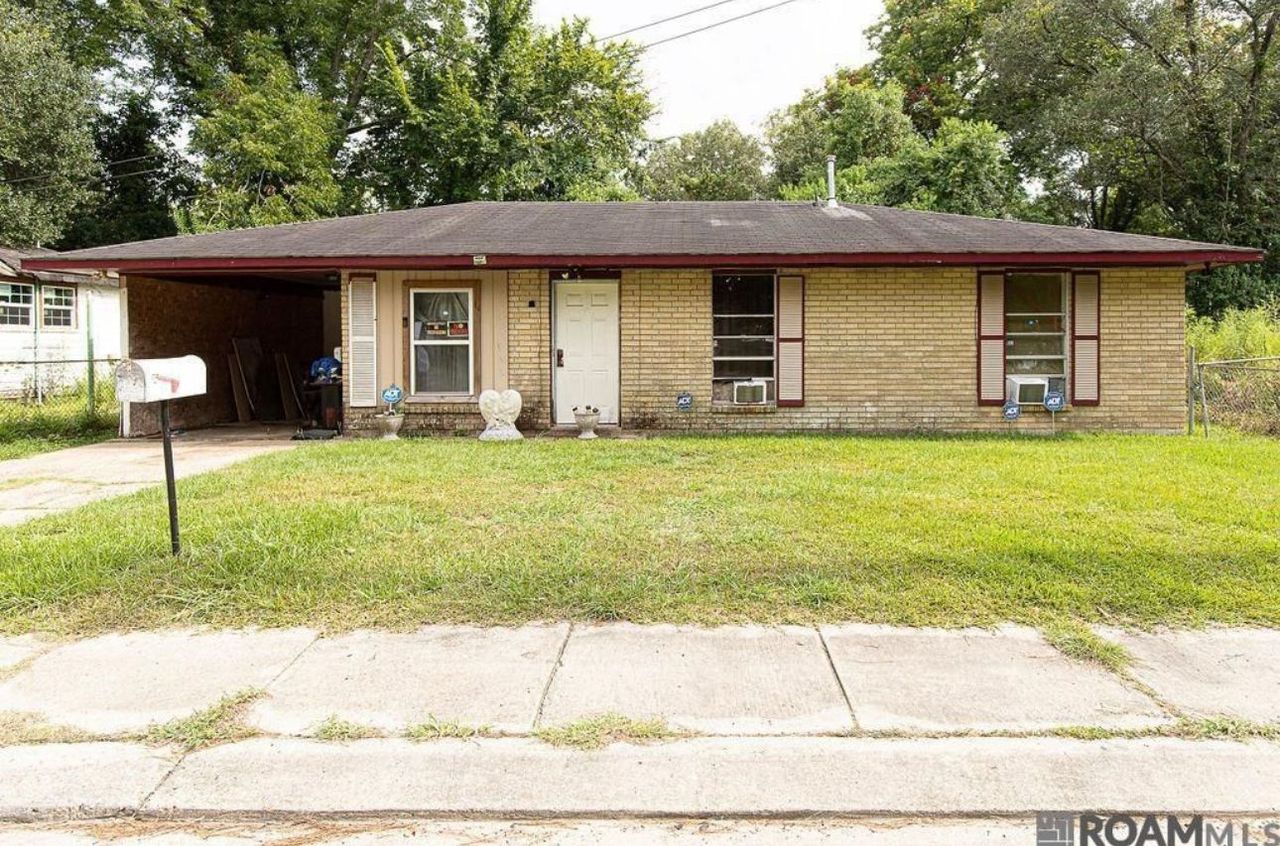 listing, photo 1