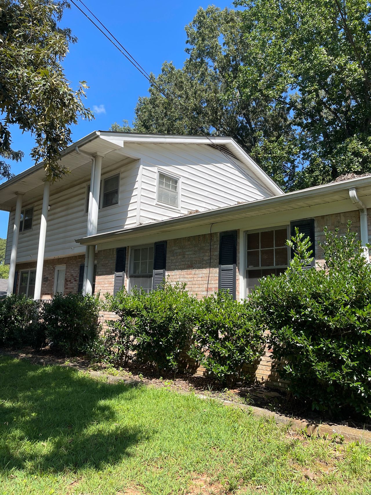 listing, photo 1