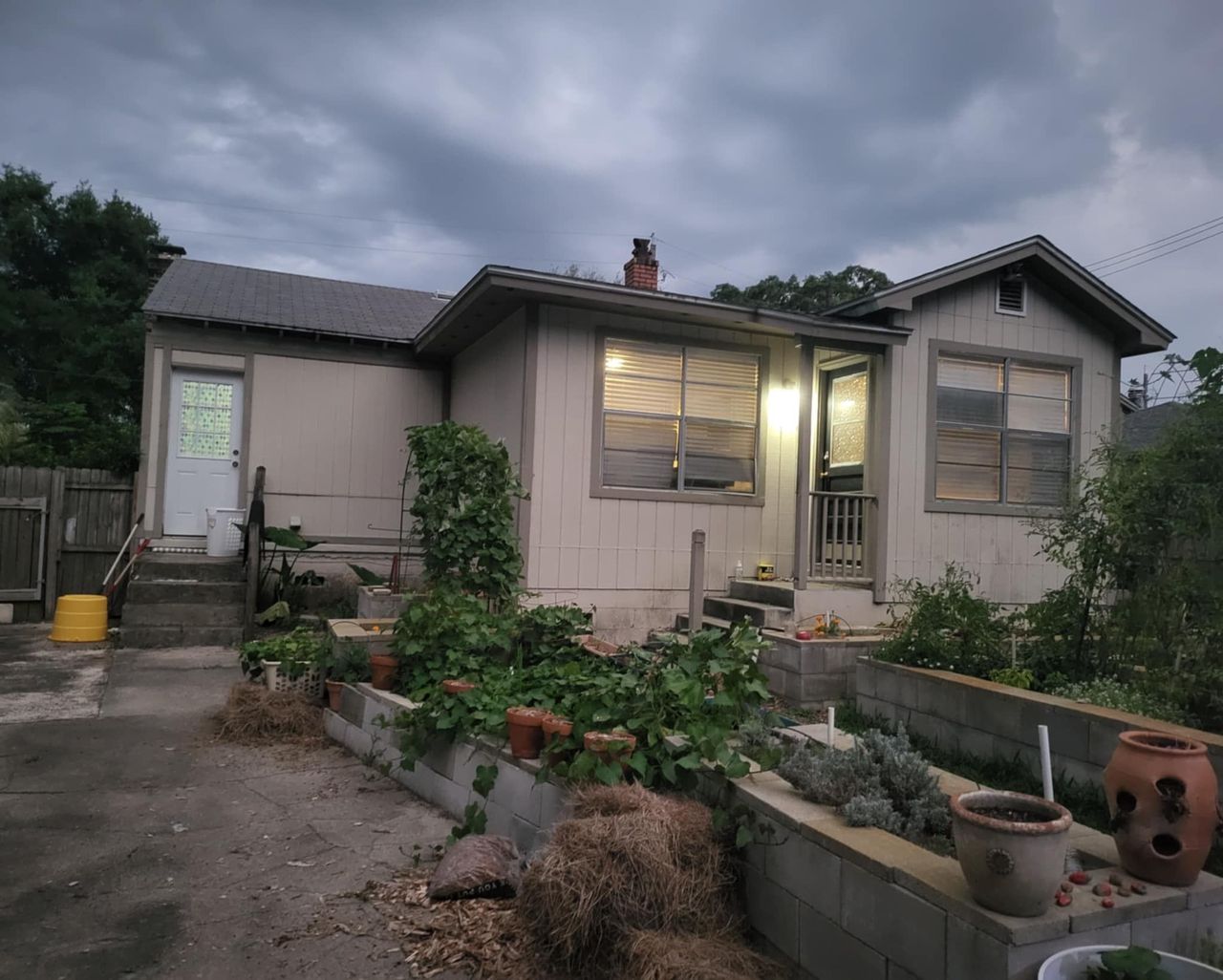 listing, photo 1