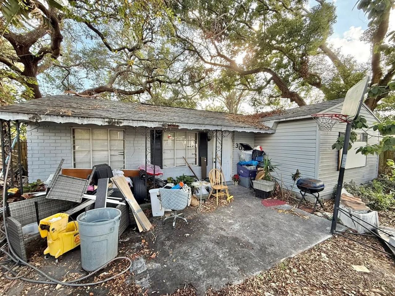 listing, photo 1