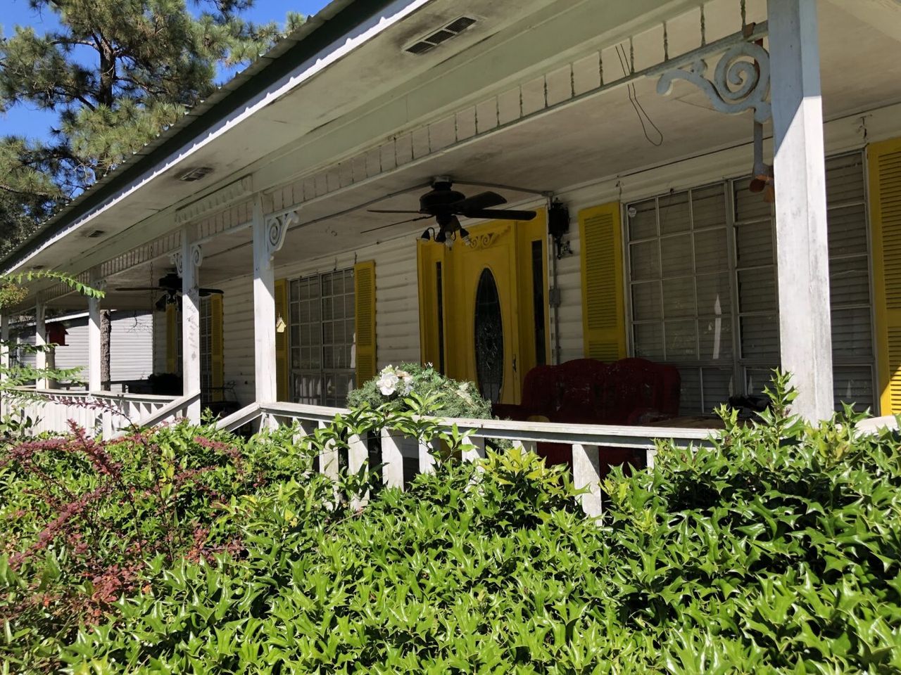 listing, photo 1