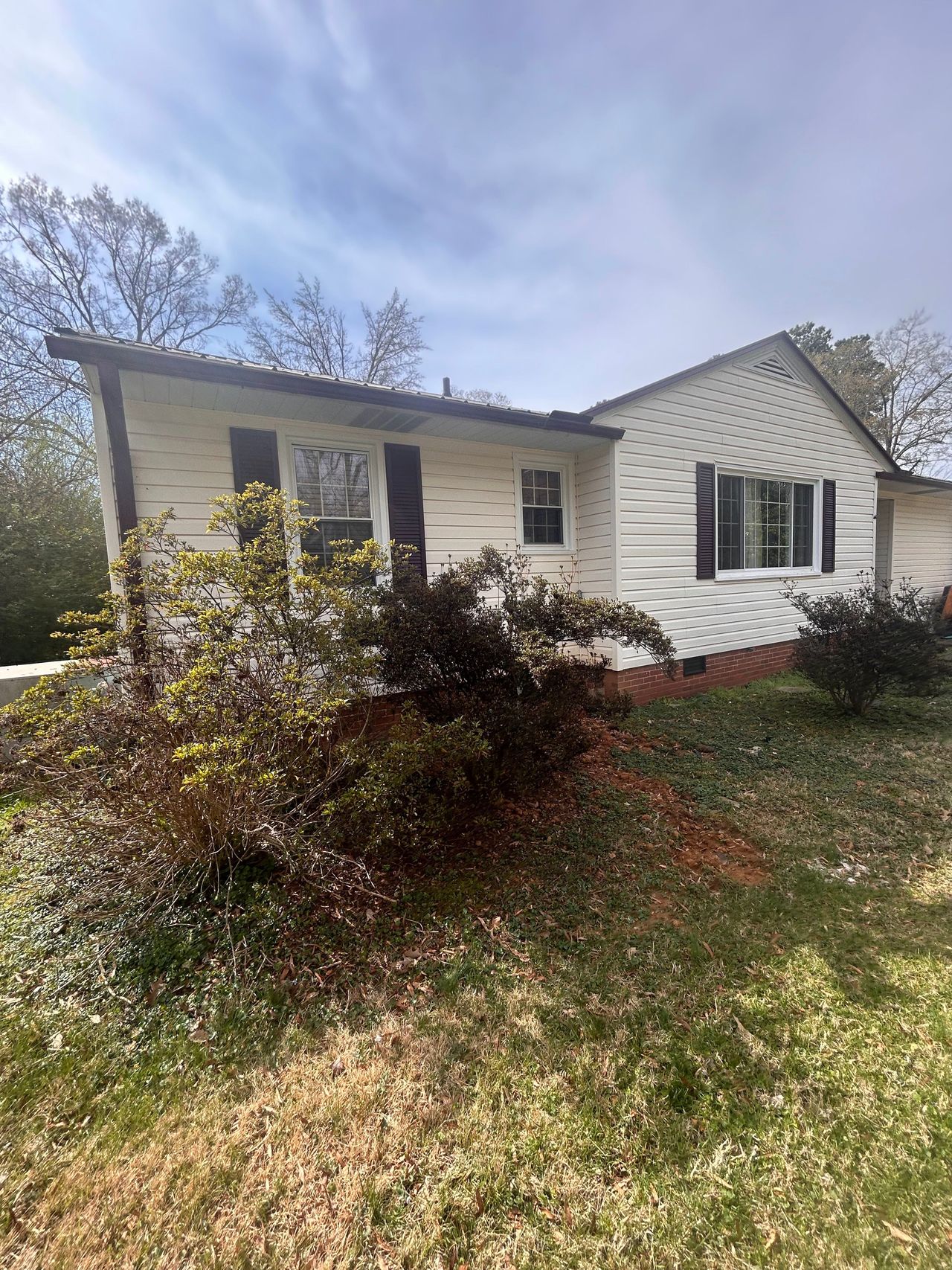 listing, photo 1