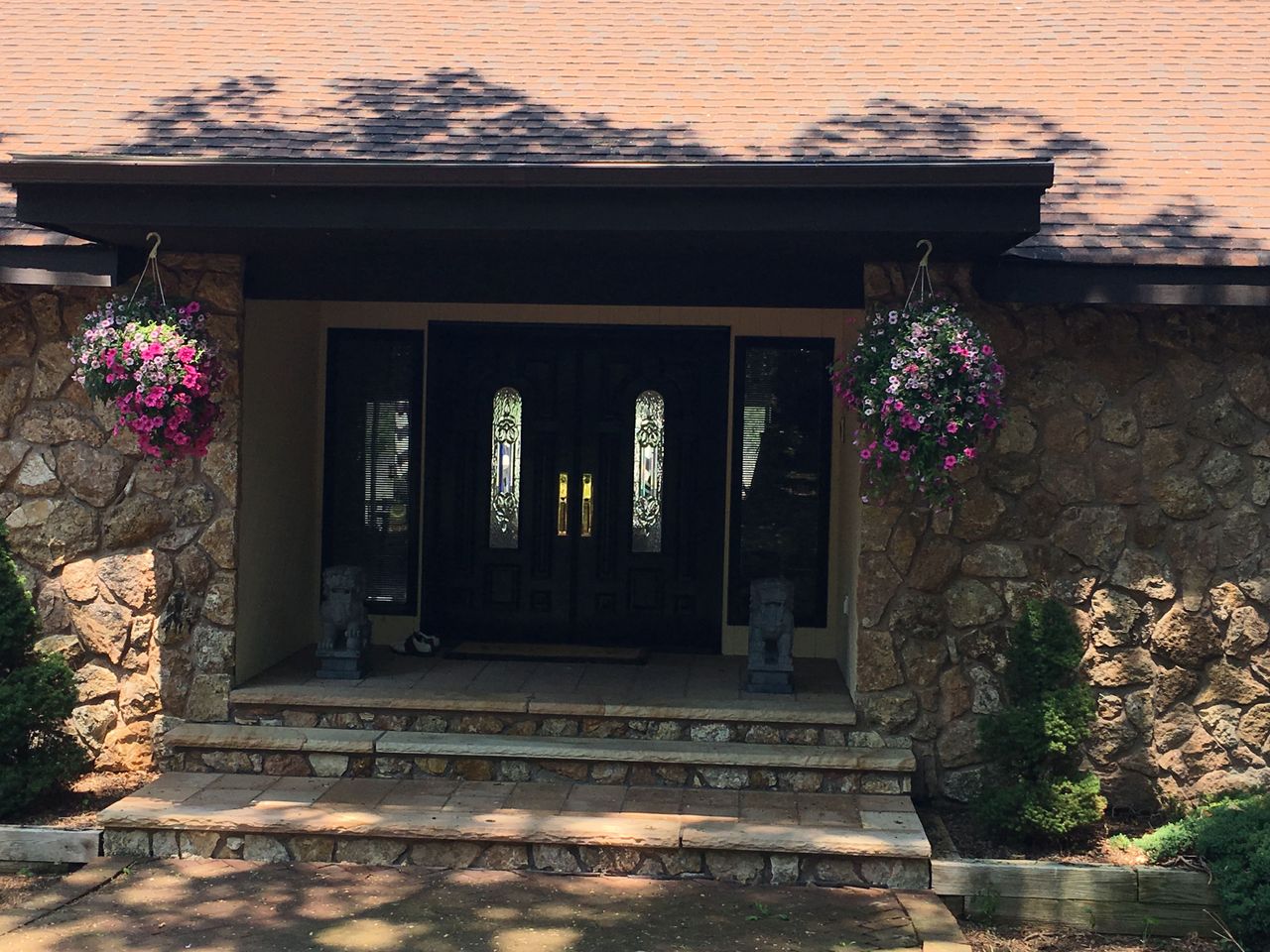 listing, photo 1