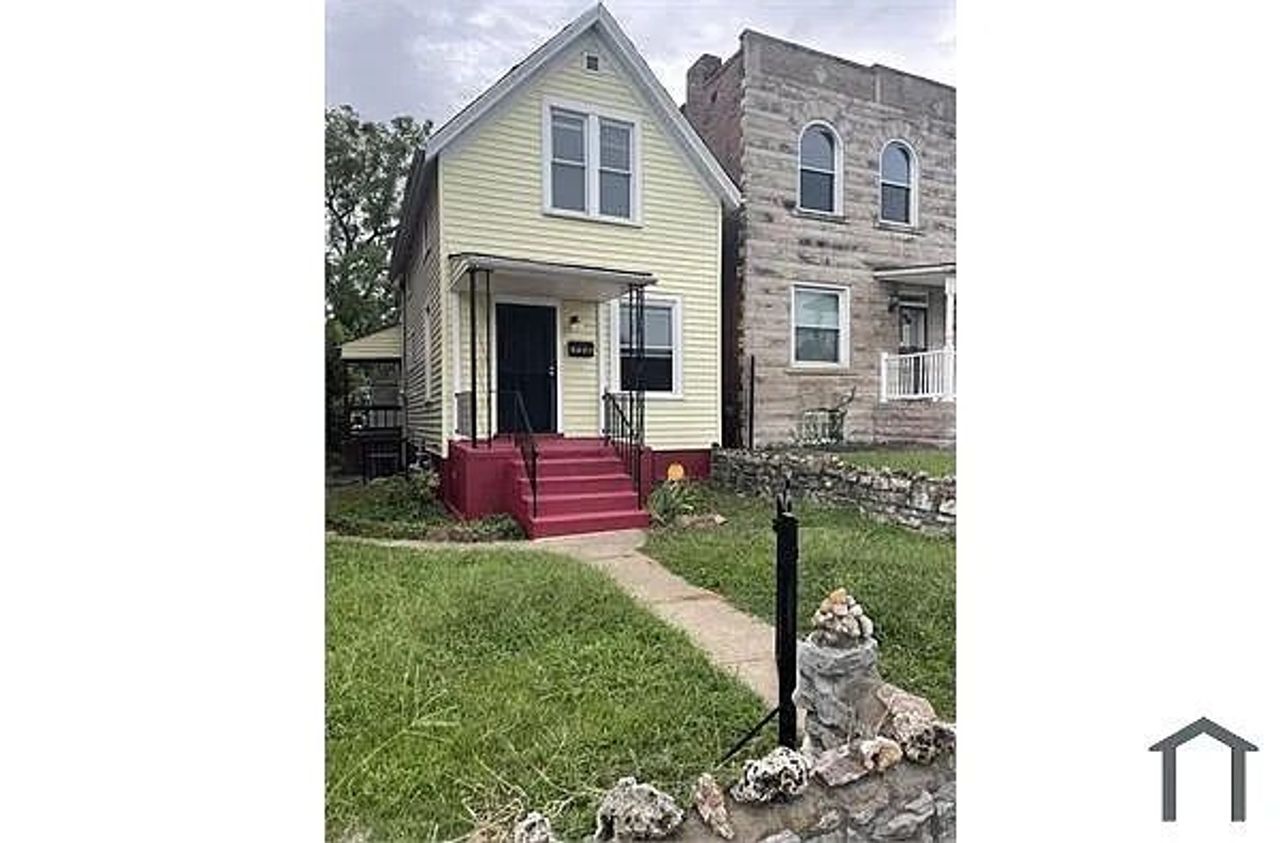 listing, photo 1