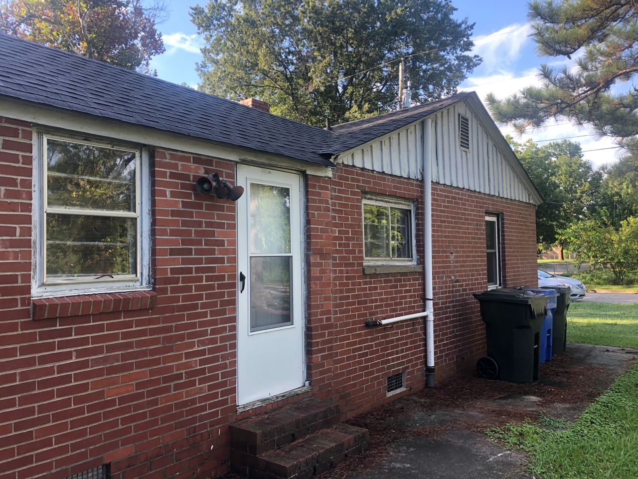 listing, photo 1