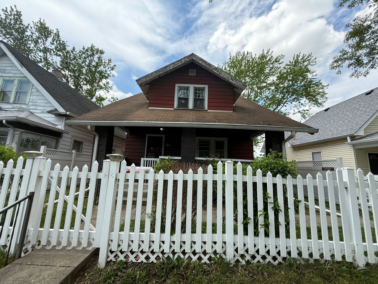 listing, photo 1