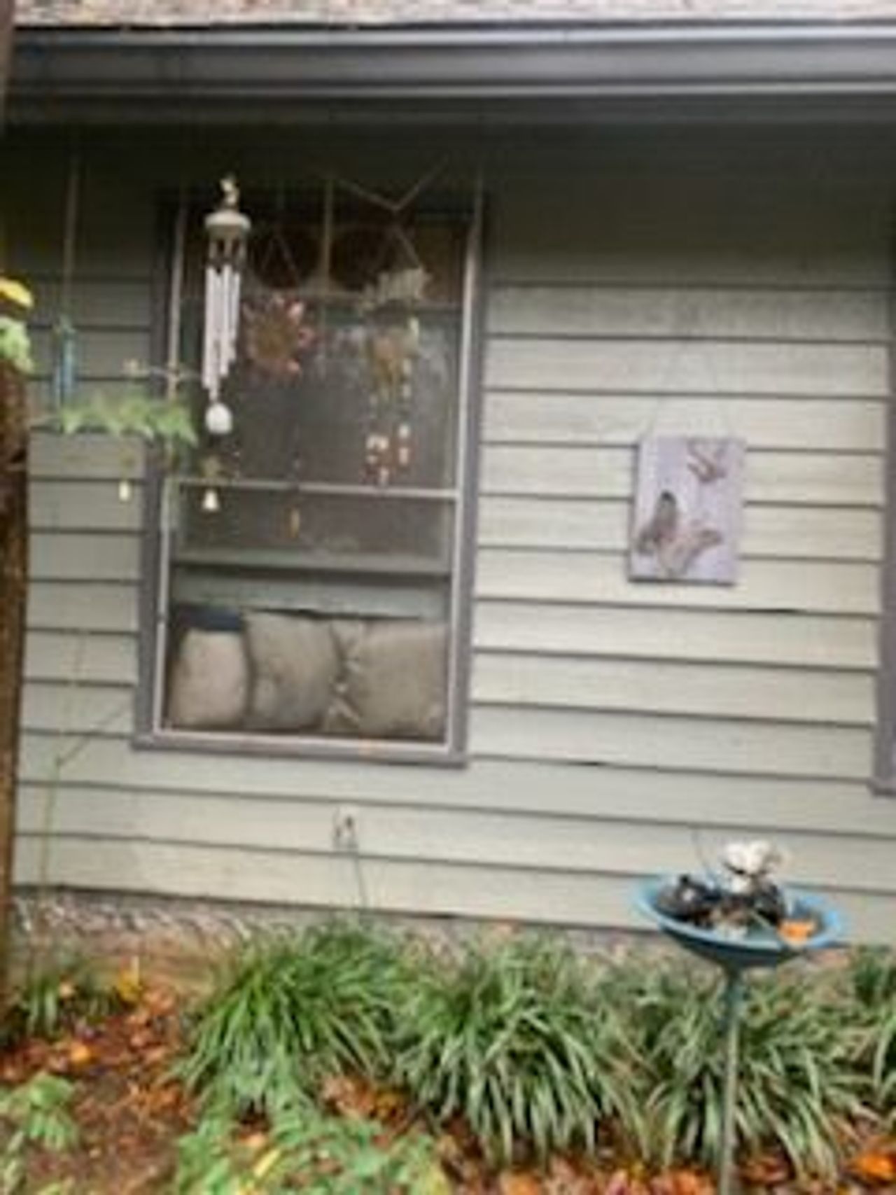 listing, photo 1