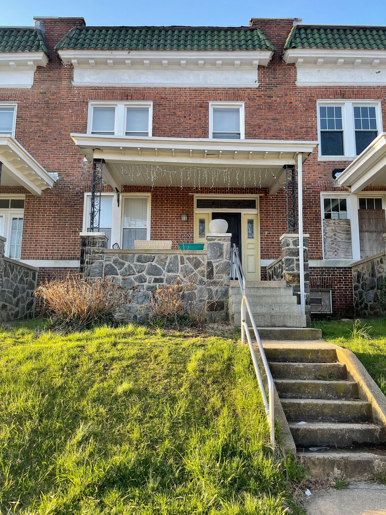 listing, photo 1