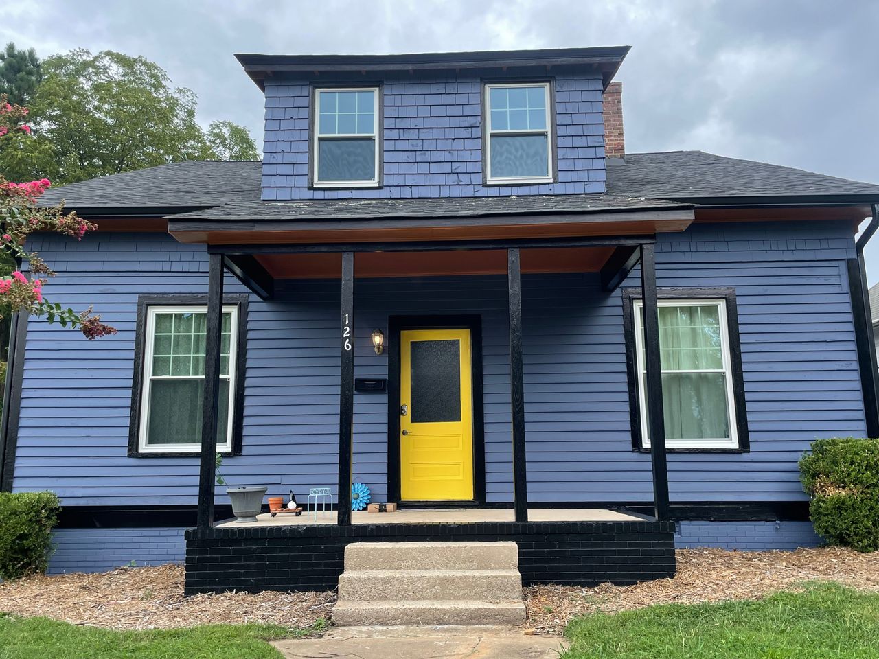 listing, photo 1