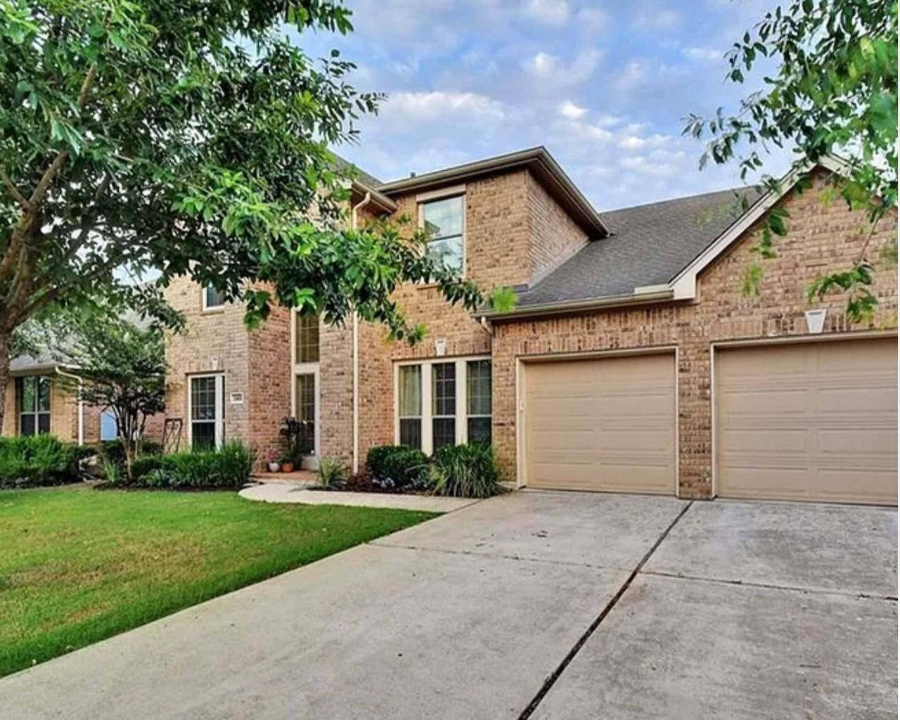 listing, photo 1
