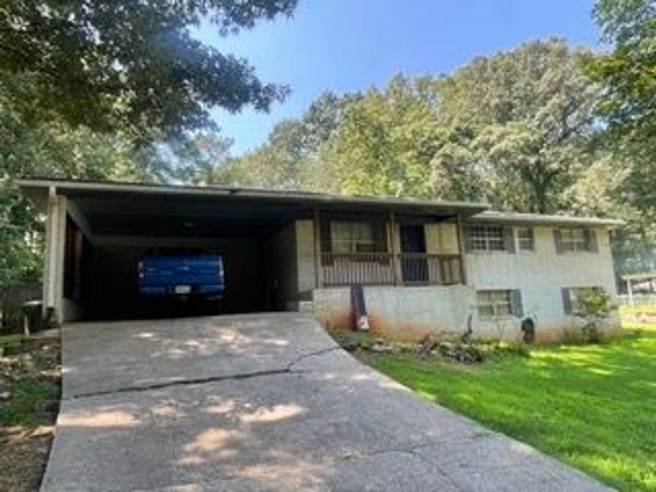 listing, photo 1