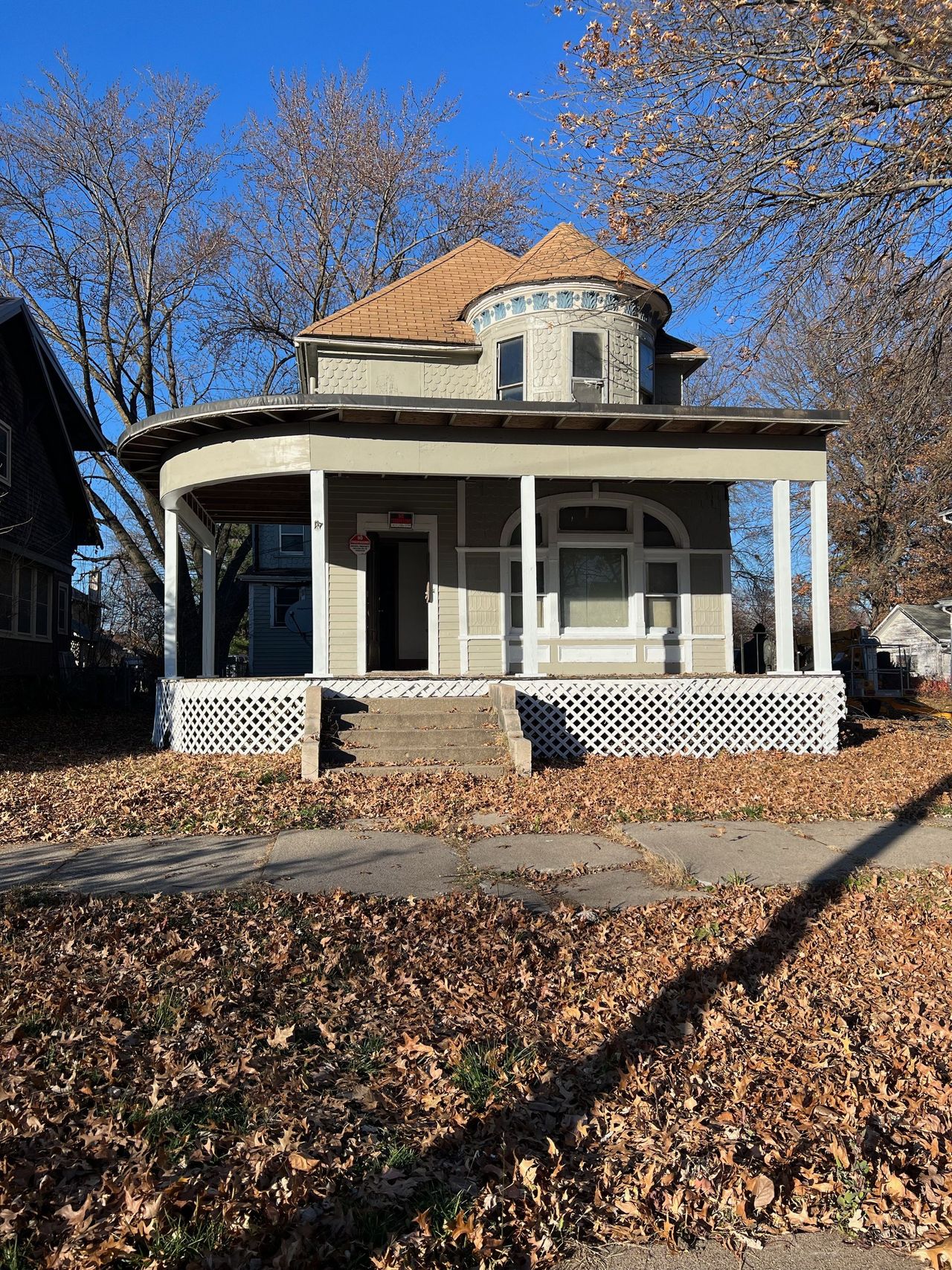 listing, photo 1