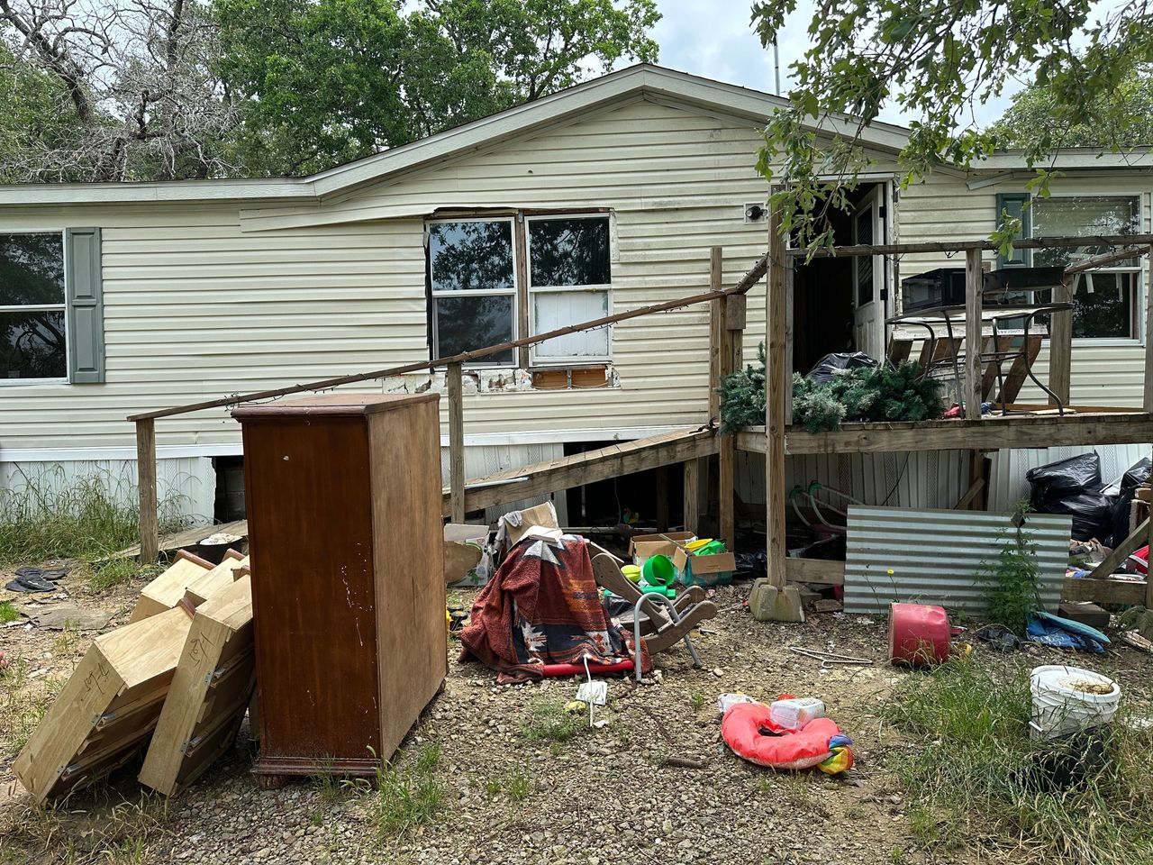 listing, photo 1