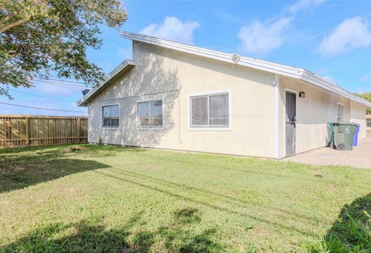 listing, photo 1