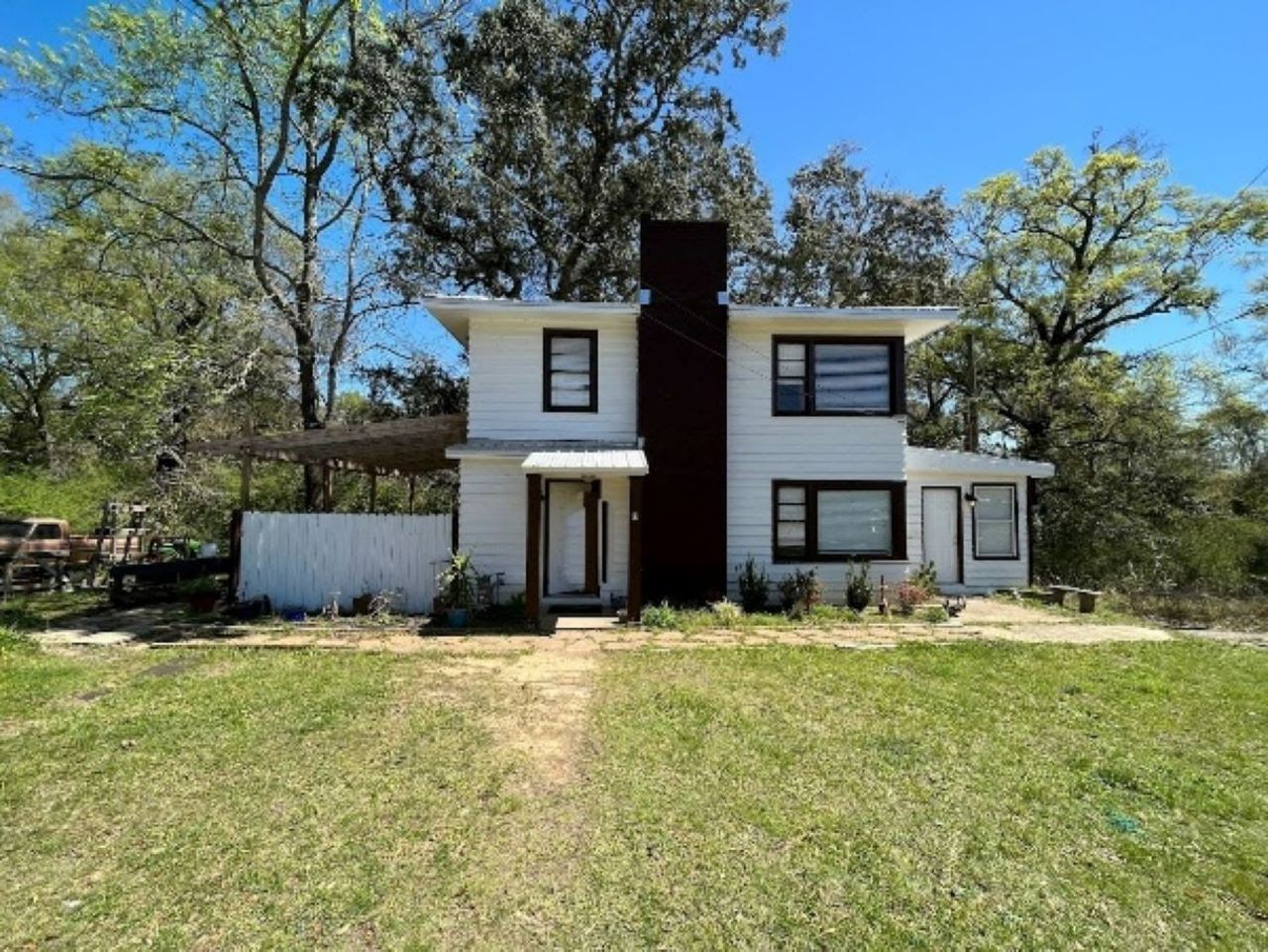 listing, photo 1