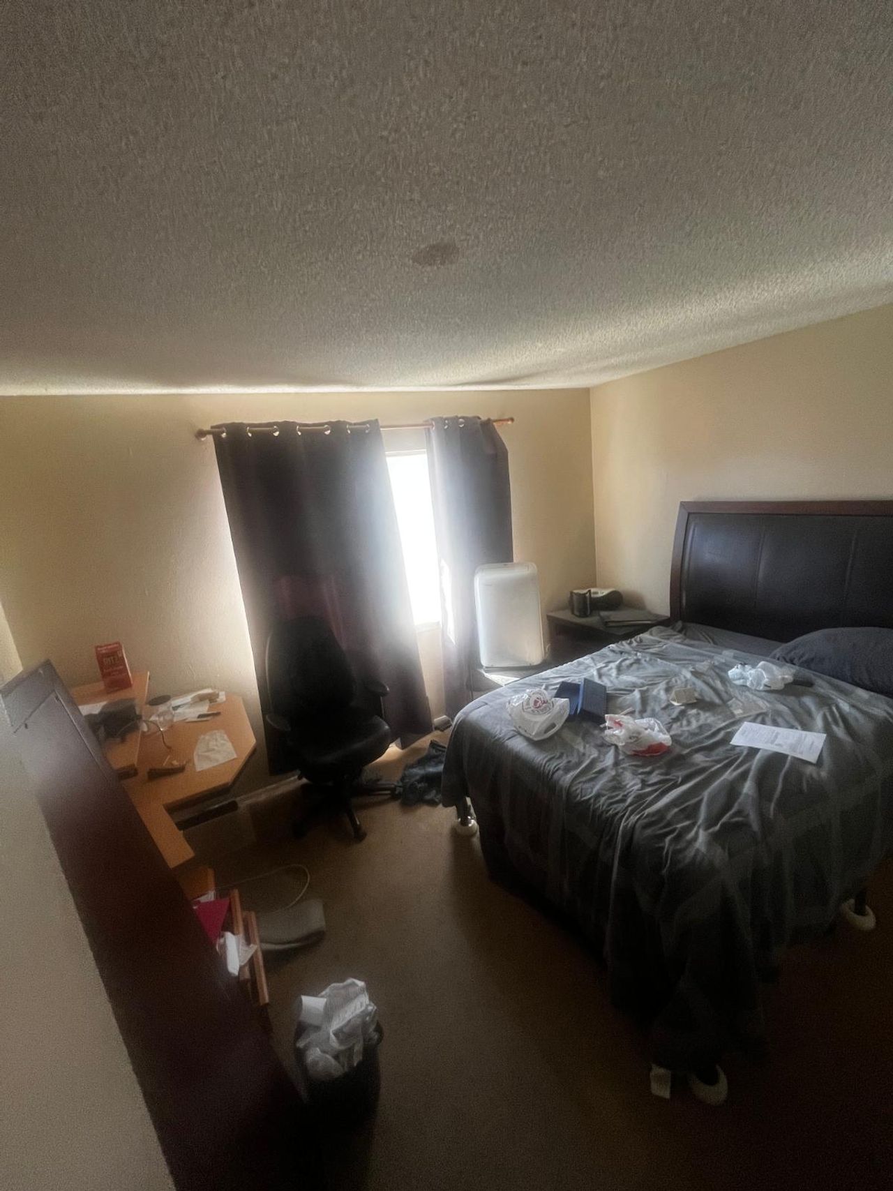 listing, photo 1
