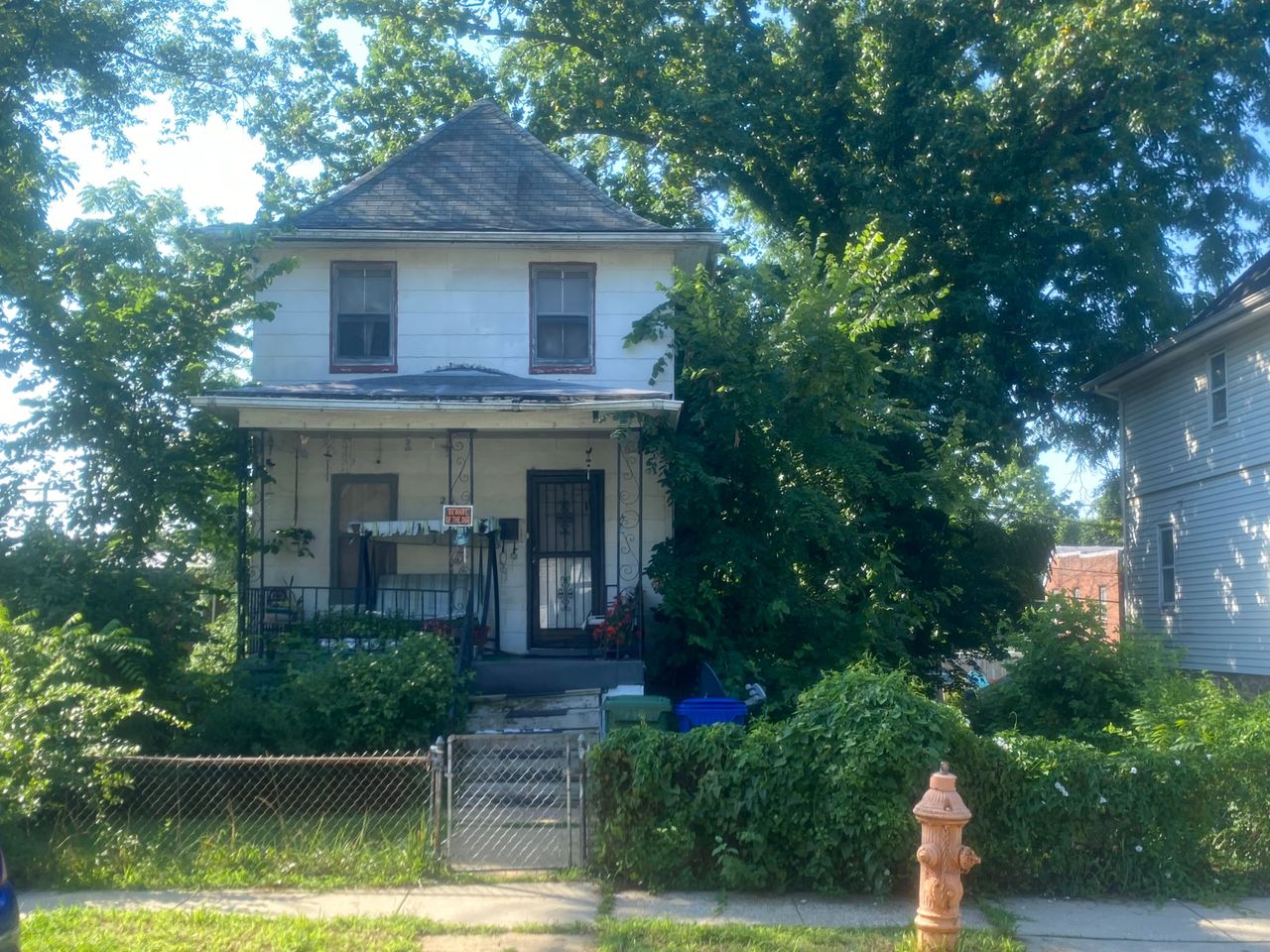 listing, photo 1