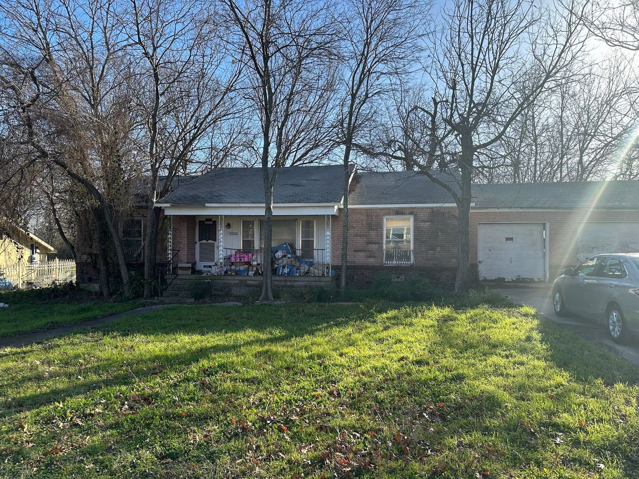listing, photo 1