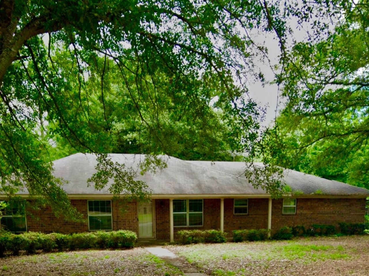 listing, photo 1