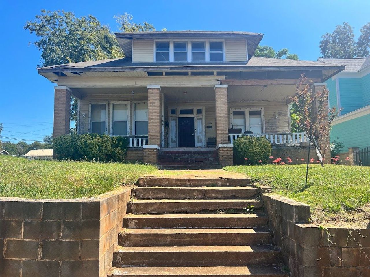 listing, photo 1