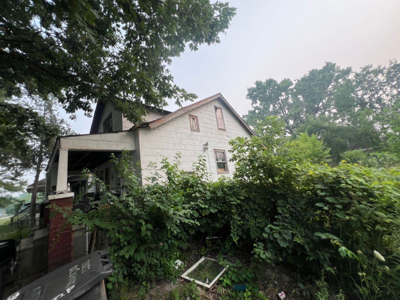 listing, photo 1