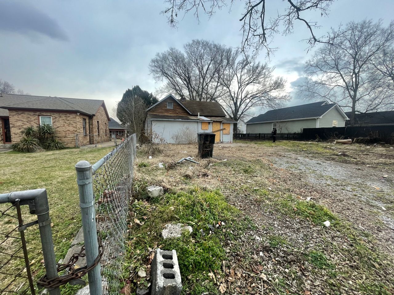 listing, photo 1
