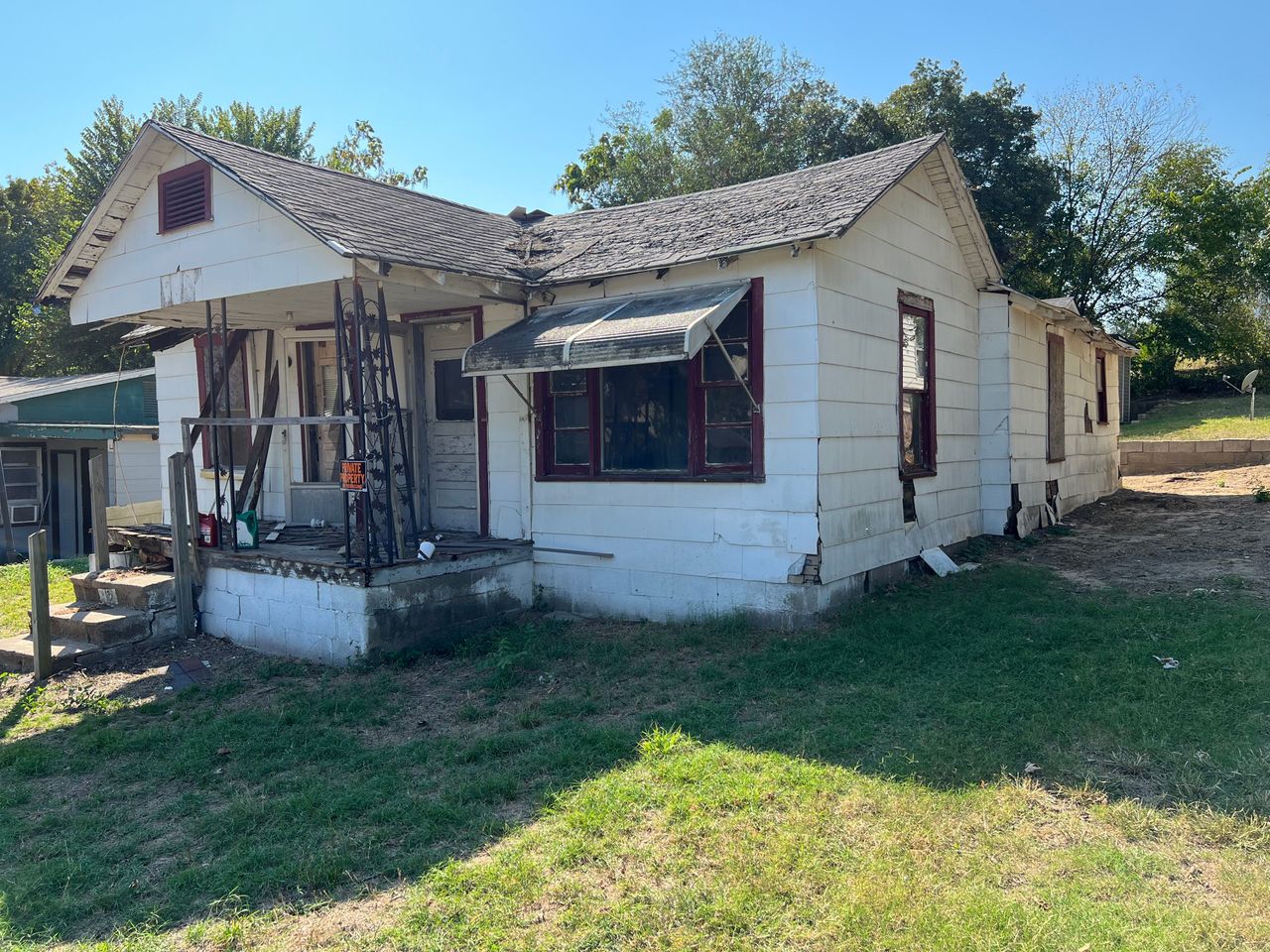 listing, photo 1