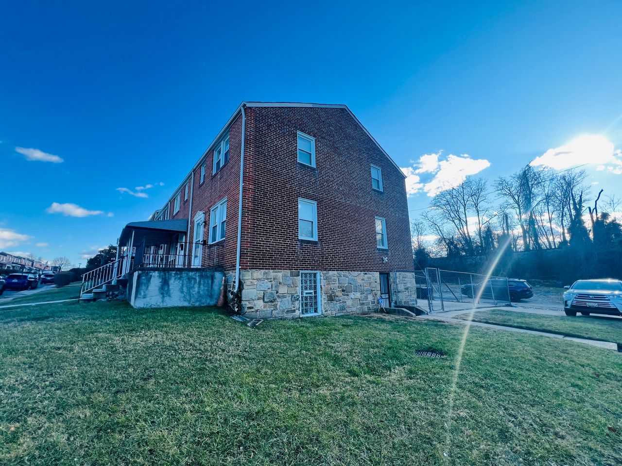listing, photo 1